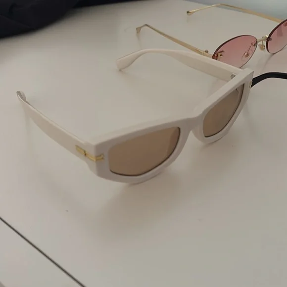 Stylish Women's Sunglasses Set - Black, Pink, and Cream - Picture 5 of 5